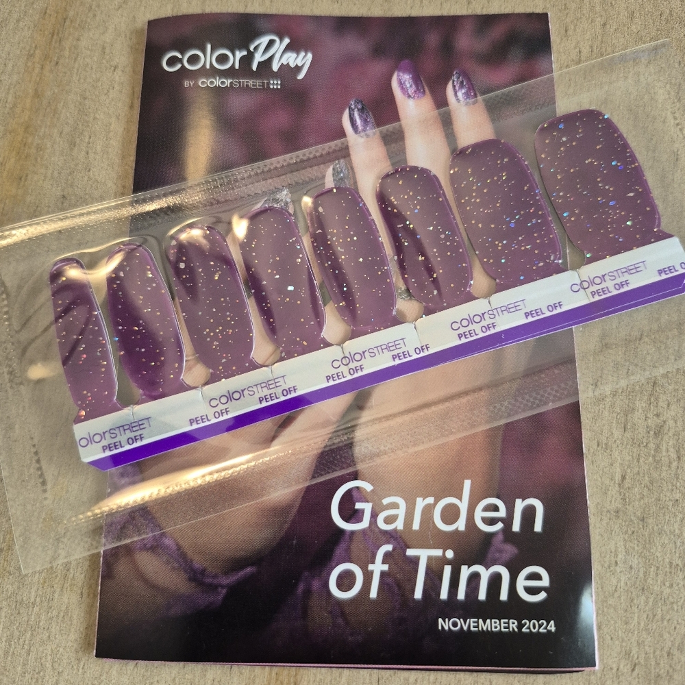 Color Street Nail Polish Strips - Berry Dreamy